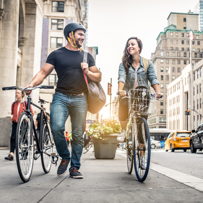 couple on bikes in nyc
